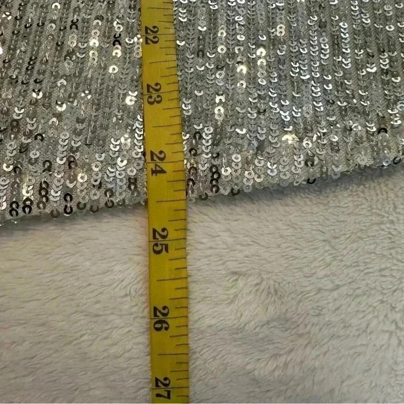 NWT CeCe Women’s Sleeveless Silver Sequins Pull-on Tank Top Back Slit Size S - Picture 6 of 9